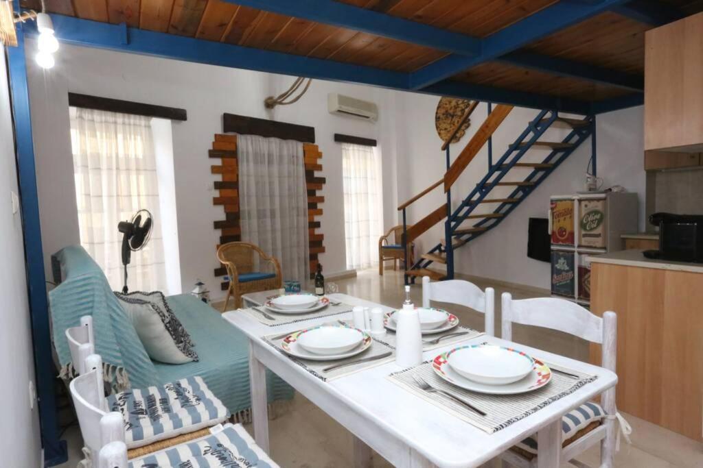 Lignum Apartment Ermoupoli Exterior photo