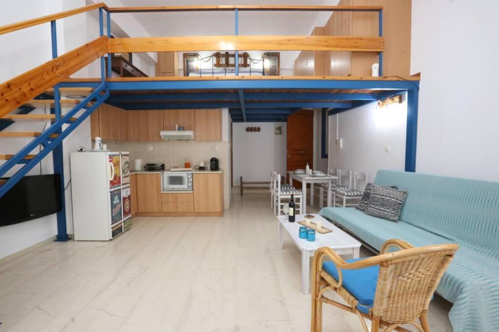 Lignum Apartment Ermoupoli Exterior photo